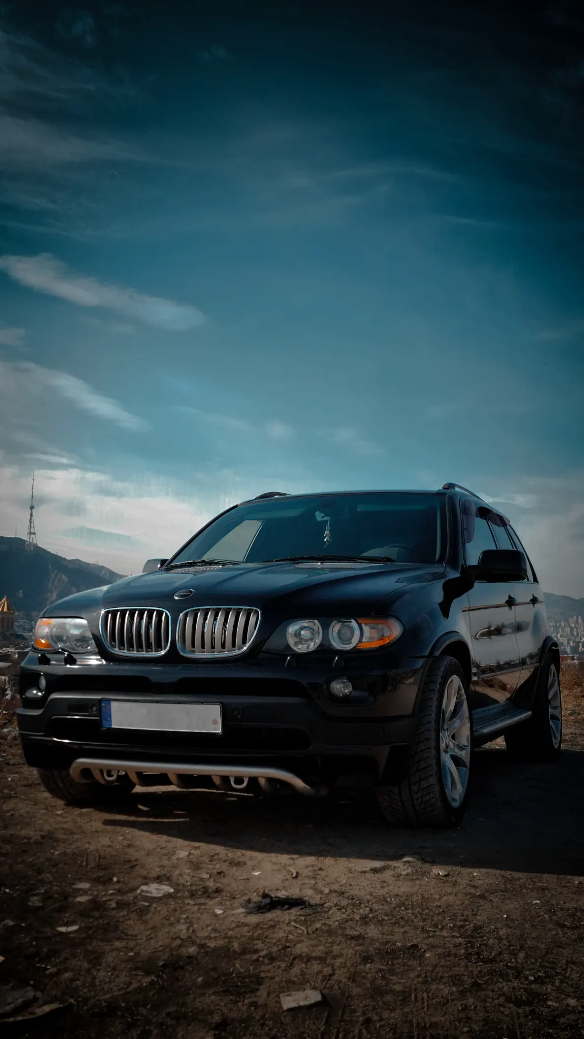 BMW X5 4.8is 2005 с водителем в Тбилиси