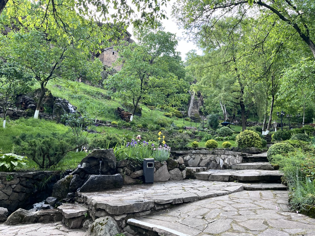 5E372F35 3360 4490 942A 7728F2985574 1 105 c