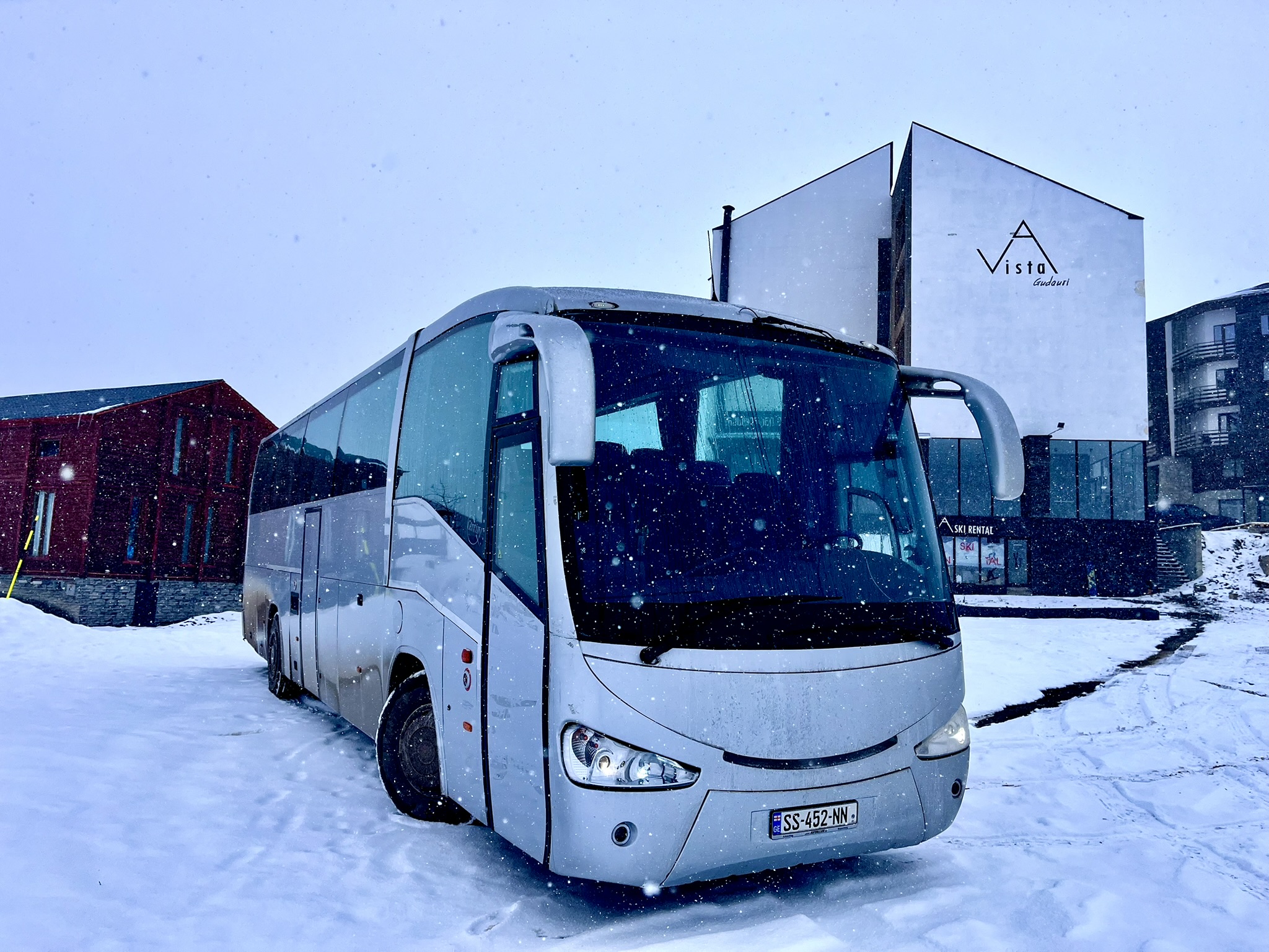 Elegant Travel Car 3