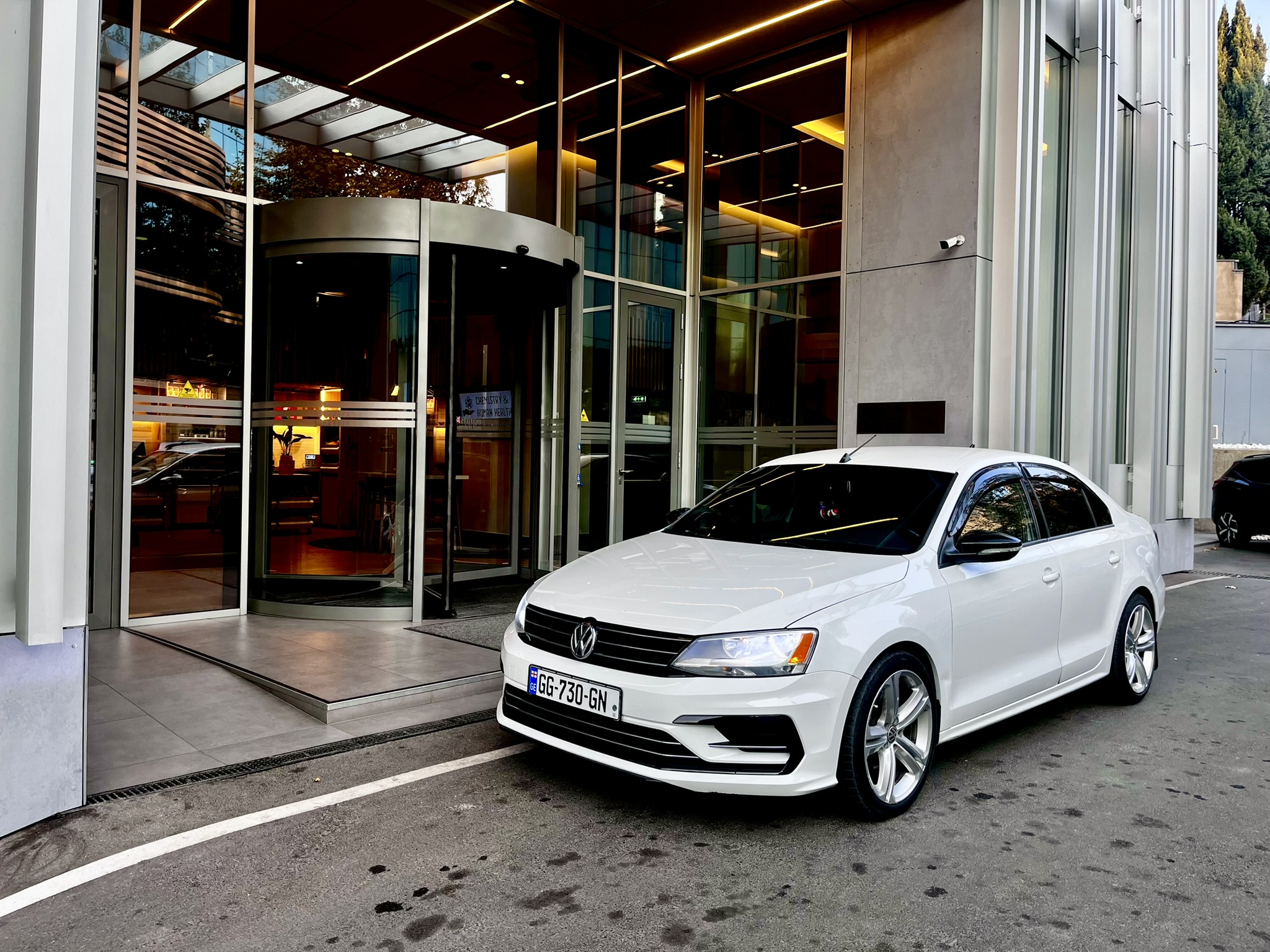 Elegant Travel Car 4